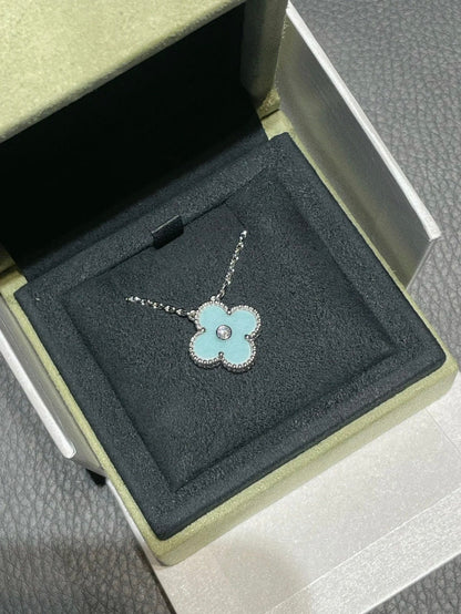DIANA CLOVER 1 DIAMOND LIGHT BLUE SILVER NECKLACE