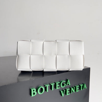 BV SMALL BRICK 24CM WHITE LAMBSKIN