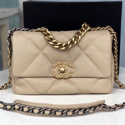 19 FLAP BAG CREAM GOATSKIN GOLD HARDWARE
