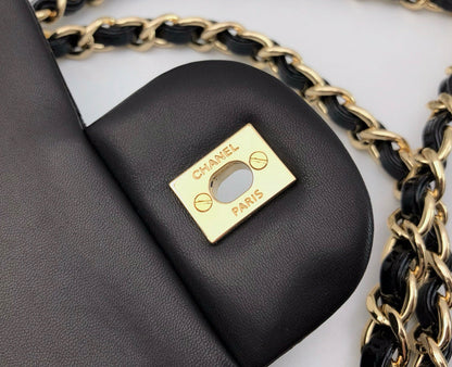 CLASSIC JUMBO FLAP BAG 30CM BLACK PATENT CALFSKIN GOLD HARDWARE