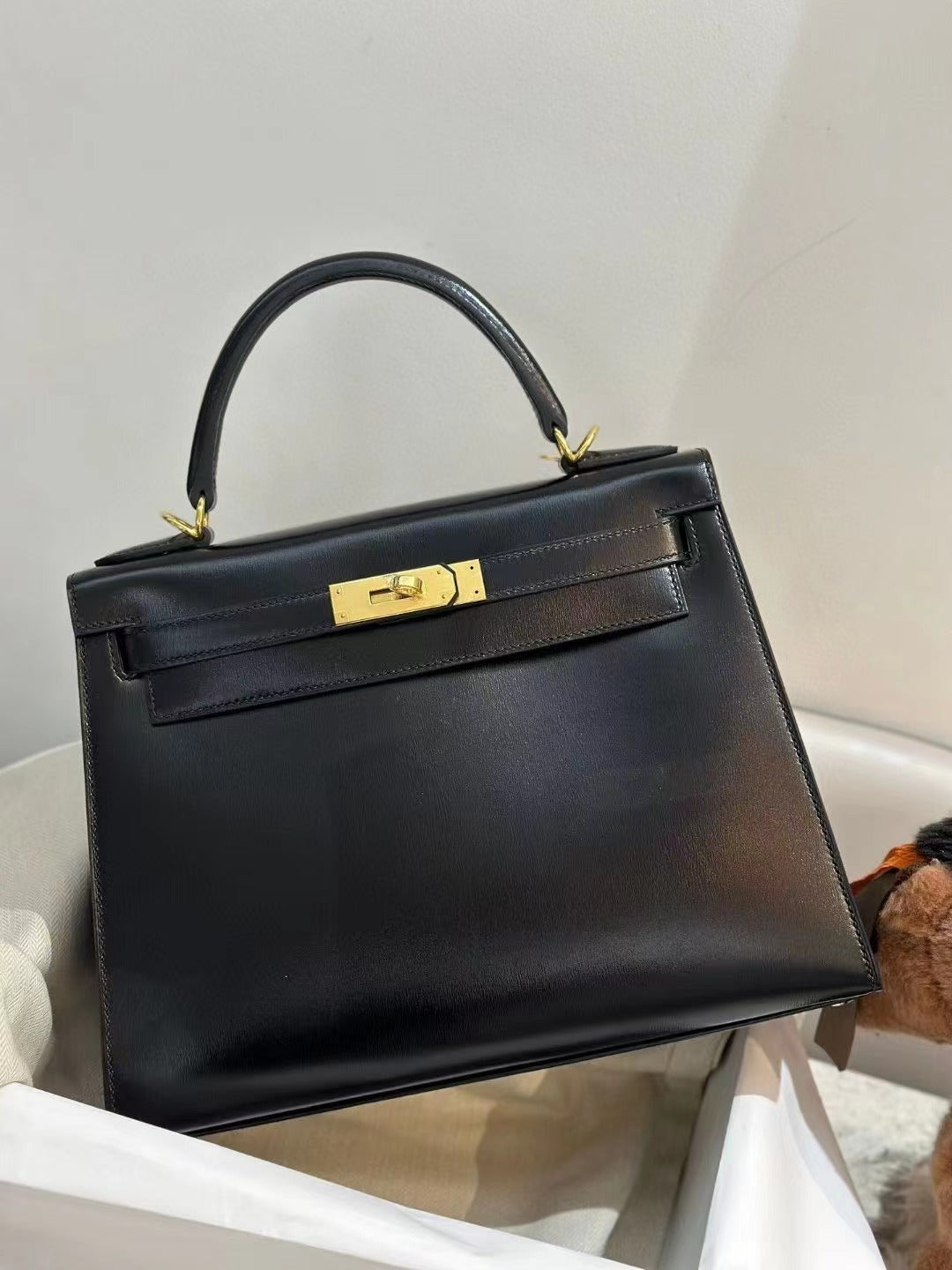HM KELLY 28CM BLACK BOXCALF GOLD HARDWARE
