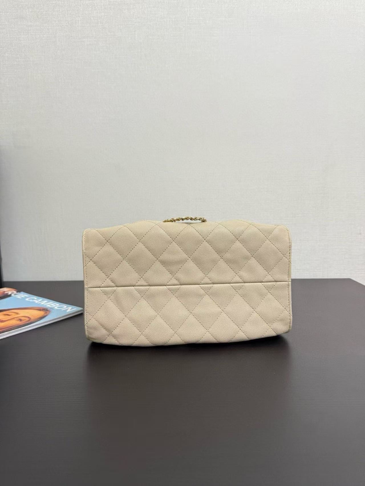 CC 25C Hobo Bag 30cm Beige Grained Calfskin