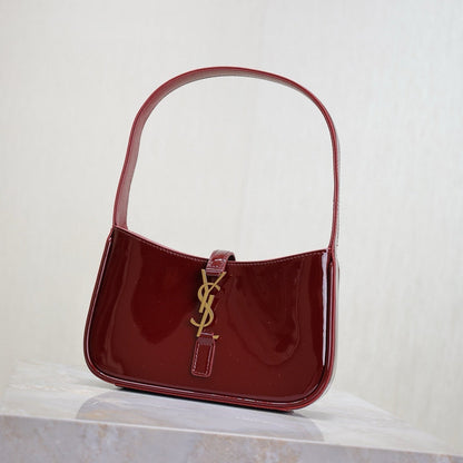 Le 5a7 19cm Cherry Patent Calfskin