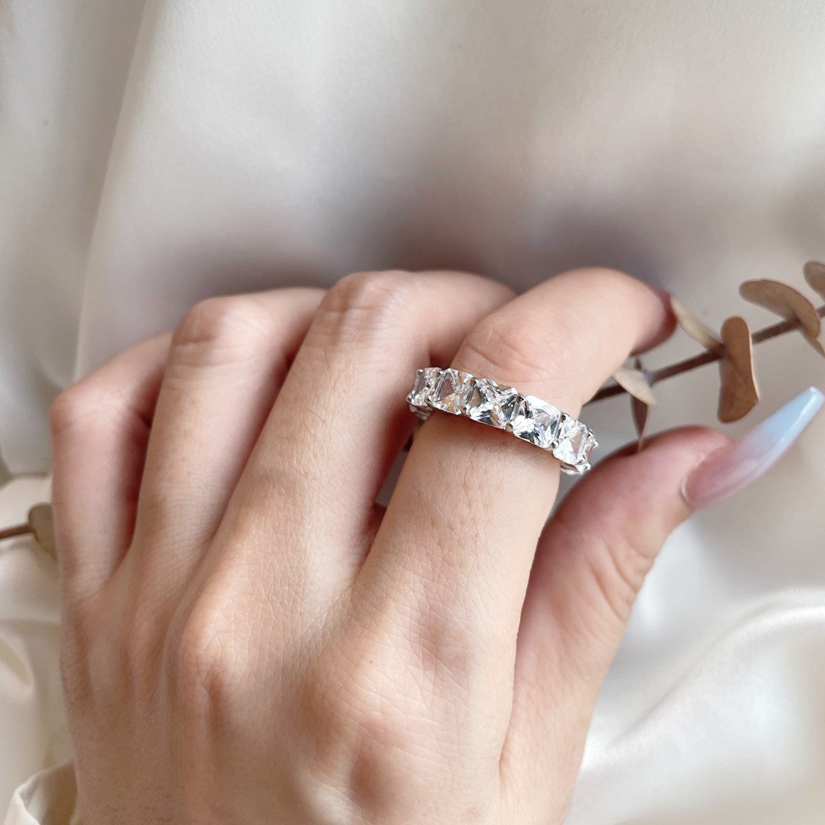 [HOT]Elegant Princess Cut Tennis Ring