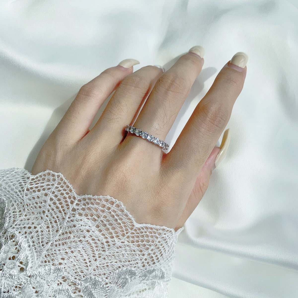 [HOT]Sparkling Round Cut Tennis Ring