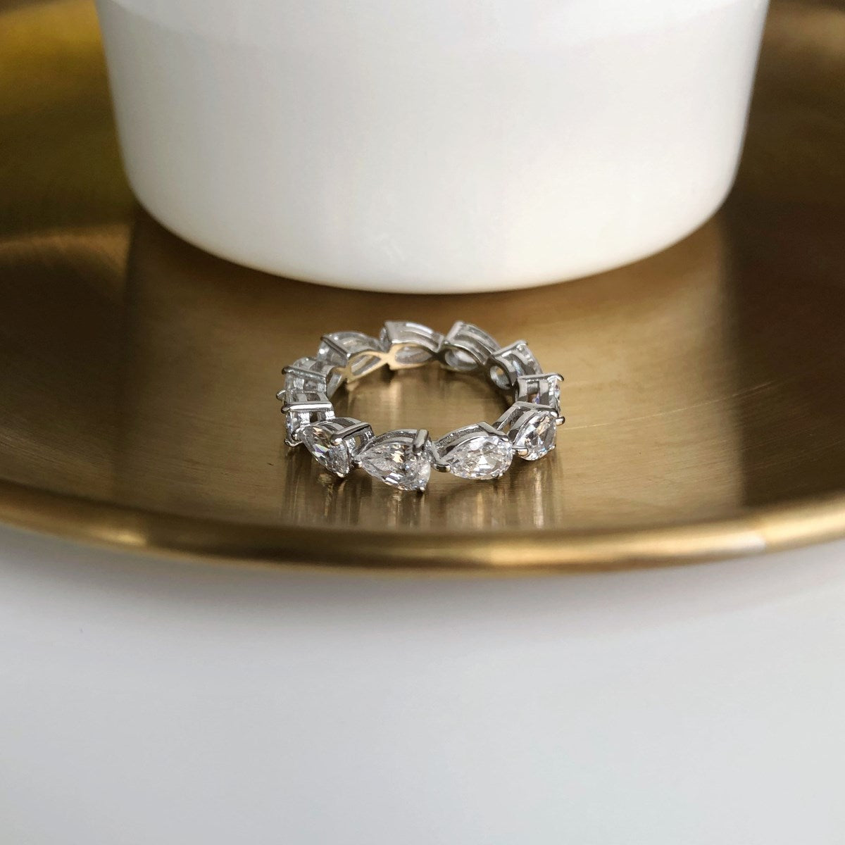 [HOT]Exquisite Pear Cut Tennis Ring