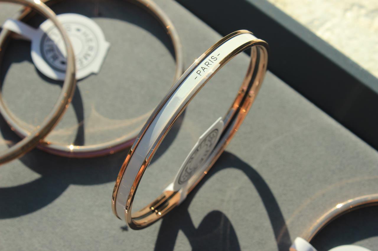 DIANA HM UNI BANGLE BAG