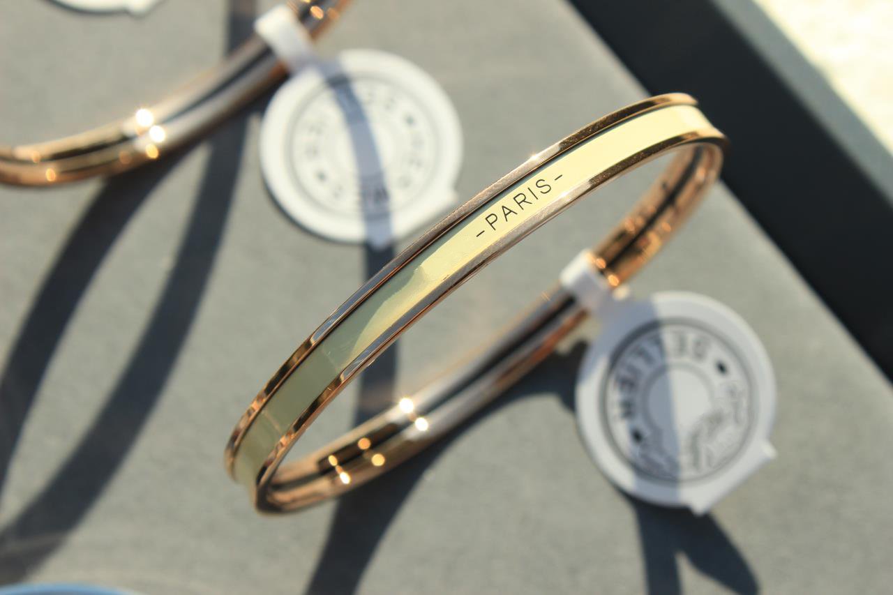 DIANA HM UNI BANGLE BAG