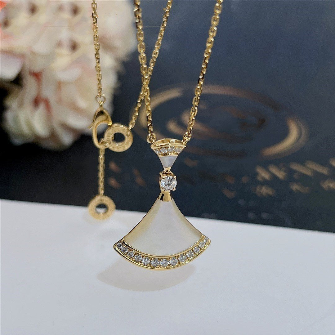 DIANA DREAM NECKLACE MOP GOLD DIAMOND