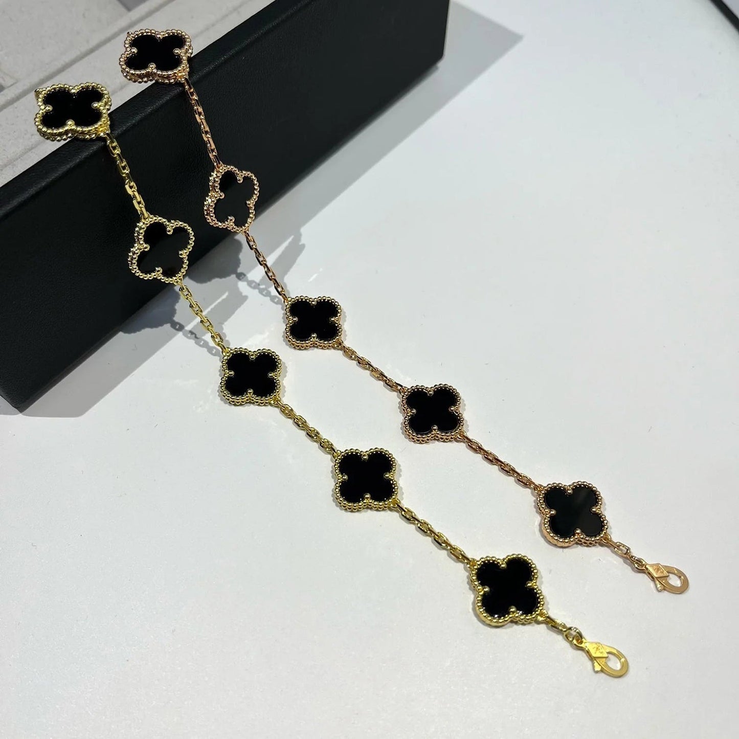DIANA CLOVER  5 MOTIFS BLACK ONYX BRACELET