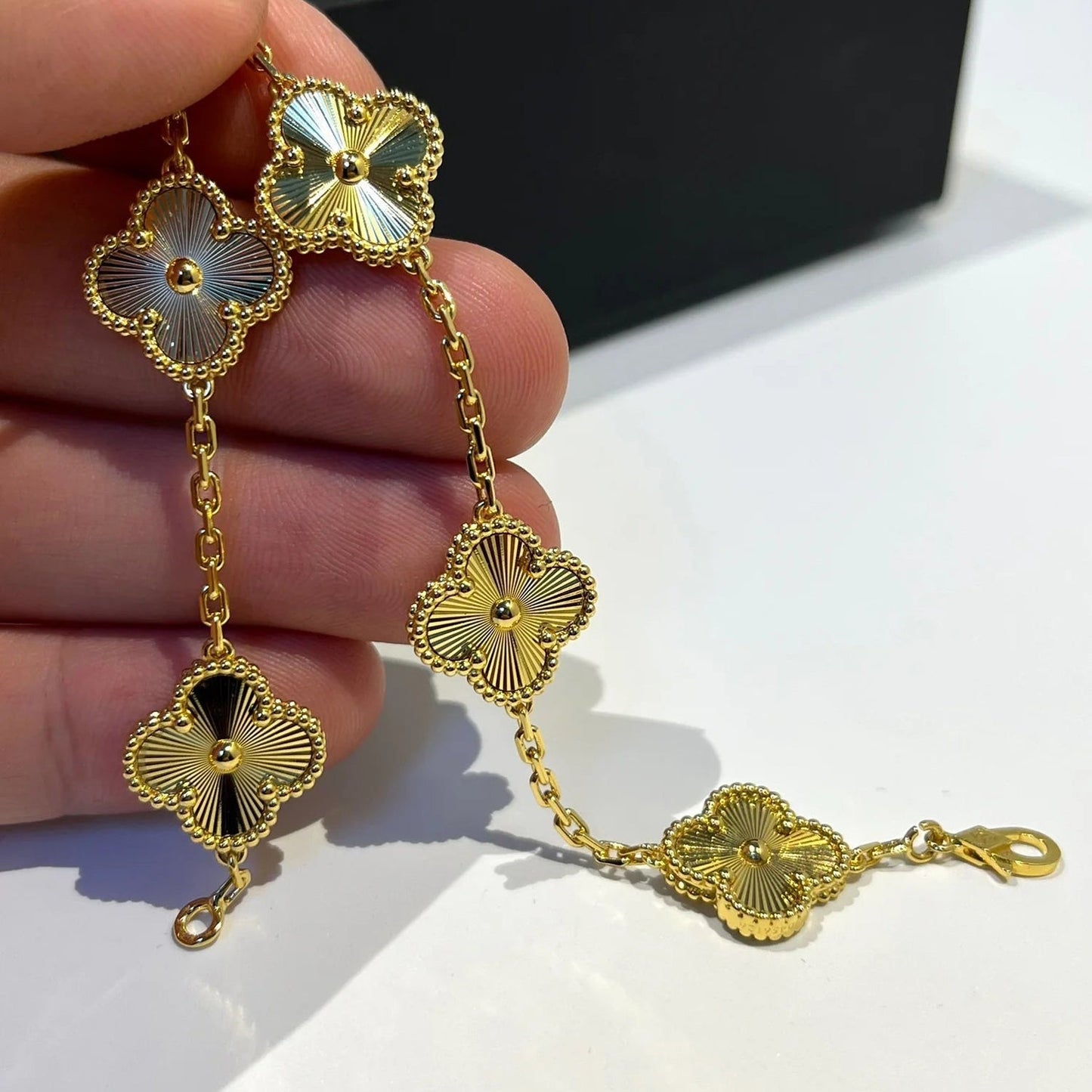 DIANA CLOVER 5 FLOWERS LASER BRACELET