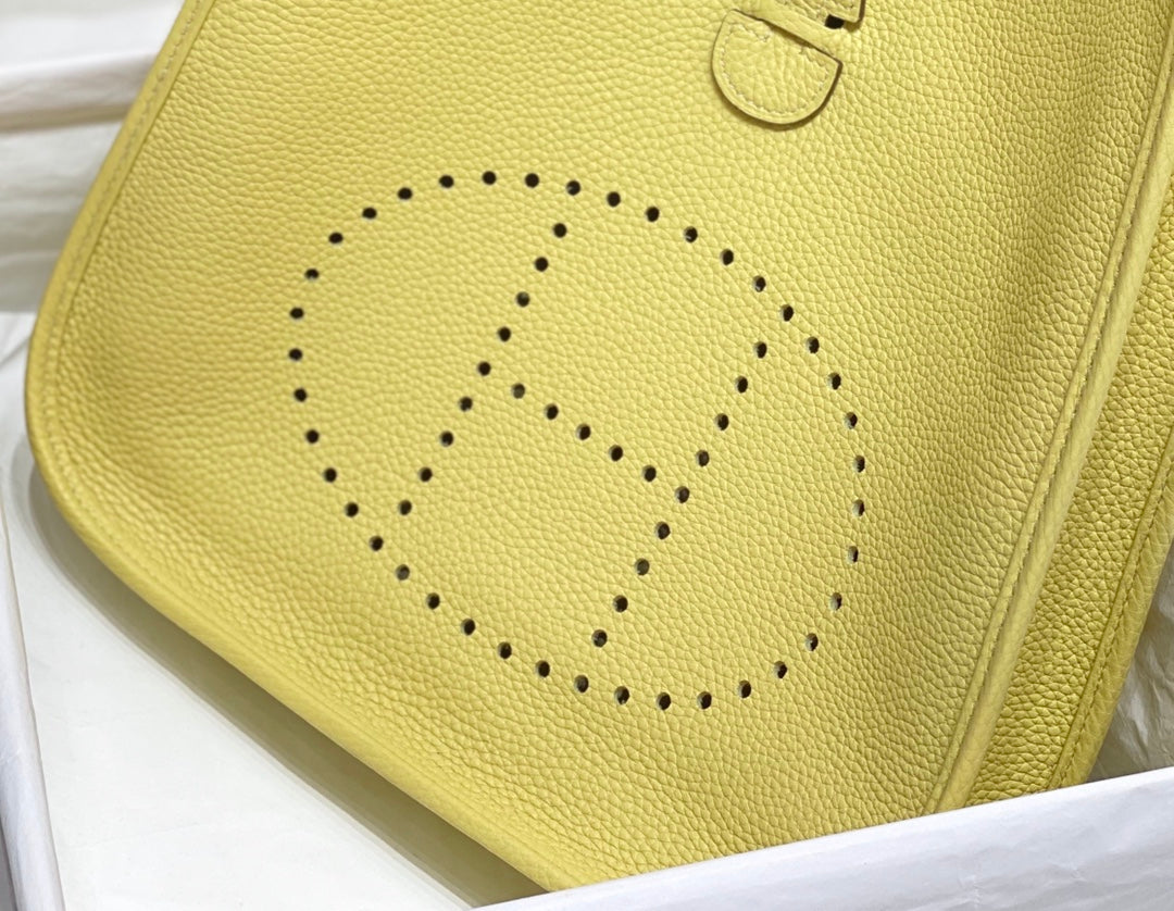 Evelyne 29cm Yellow Togo Shw