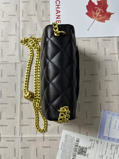 25C Mini Flap 19cm Black Lambskin Gold Heart Hardware