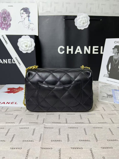 25C Mini Flap 19cm Black Lambskin Gold Heart Hardware