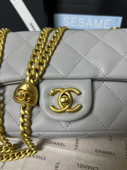 25C Mini Flap 19cm Grey Lambskin Gold Heart Hardware