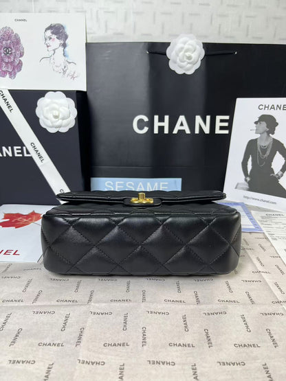 25C Mini Flap 24cm Black Lambskin Gold Heart Hardware