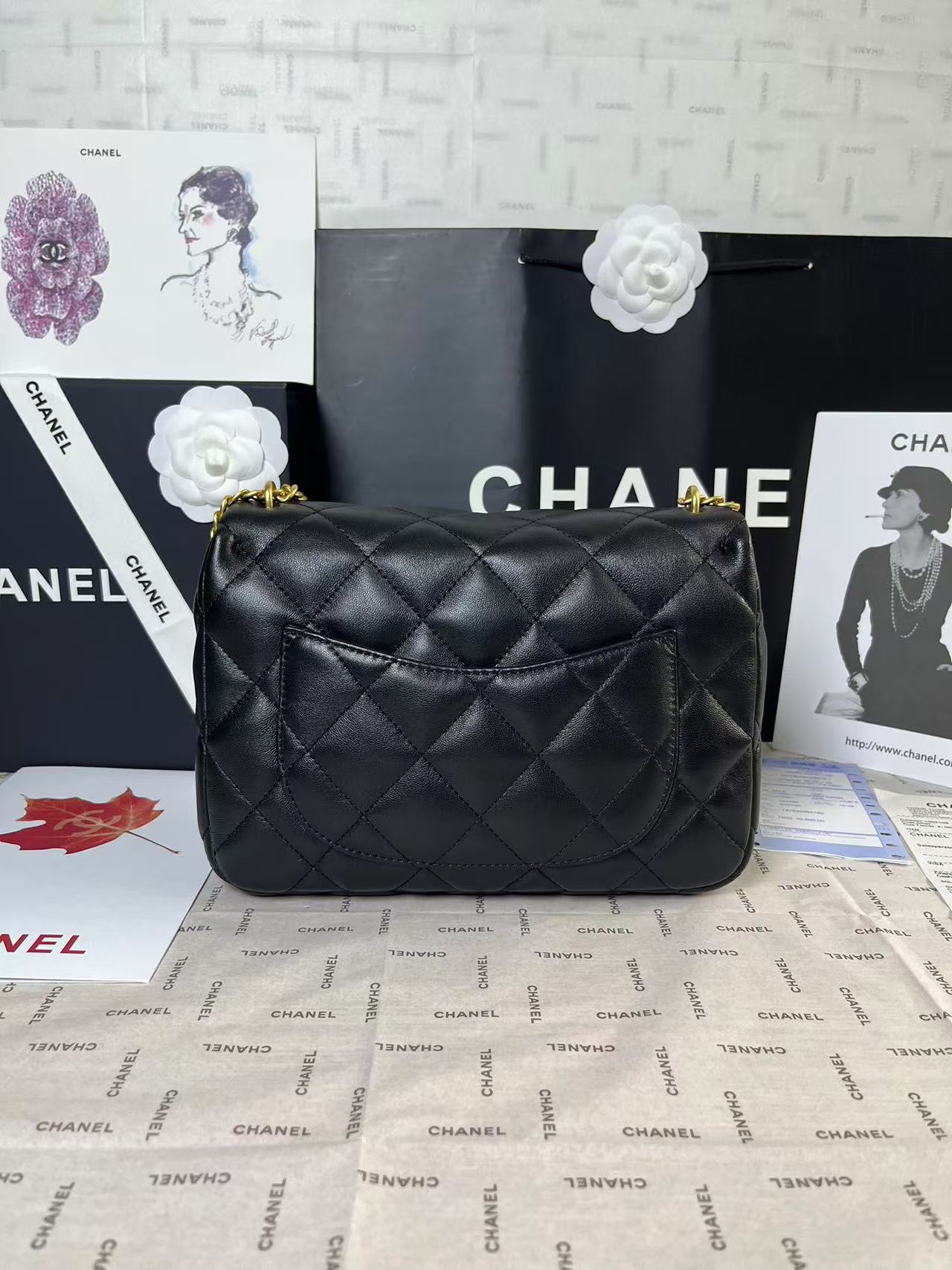 25C Mini Flap 24cm Black Lambskin Gold Heart Hardware