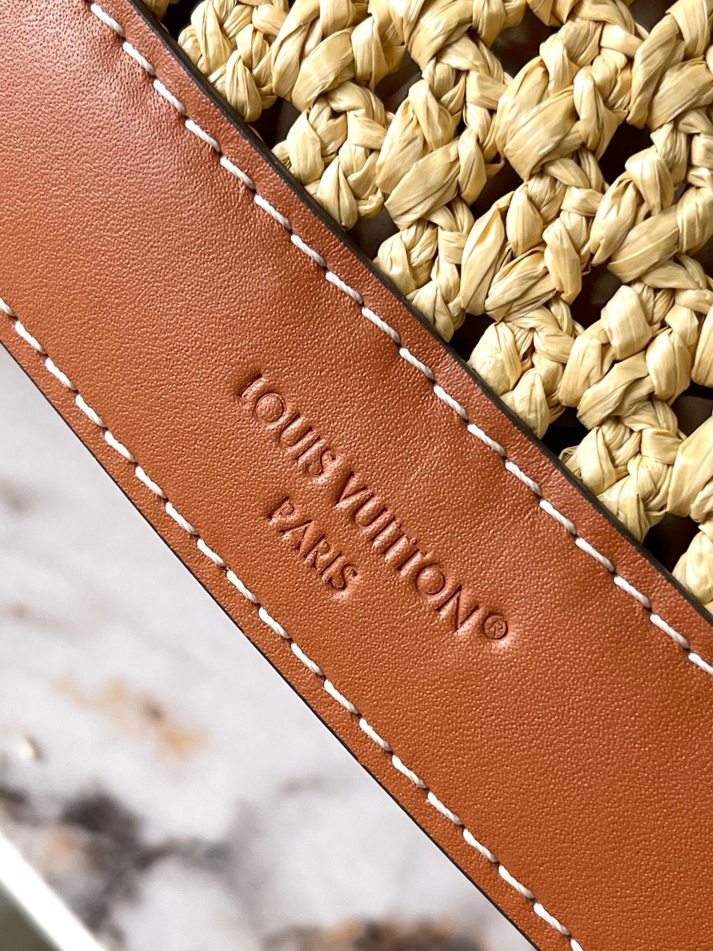 NO¨¦ PURSE 24 IN BEIGE CROCHETED RAFFIA AND BROWN CALFSKIN TRIM