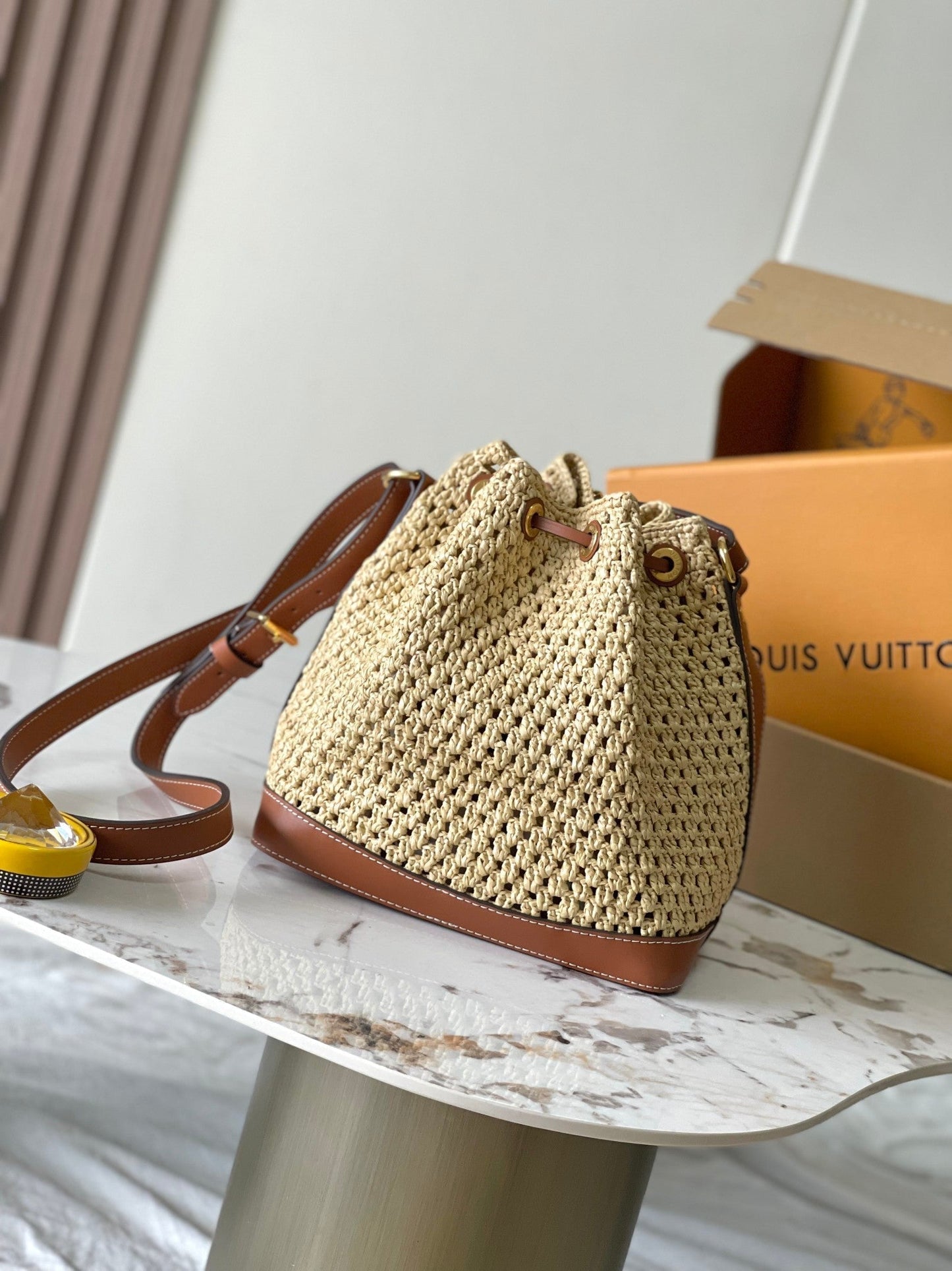 NO¨¦ PURSE 24 IN BEIGE CROCHETED RAFFIA AND BROWN CALFSKIN TRIM