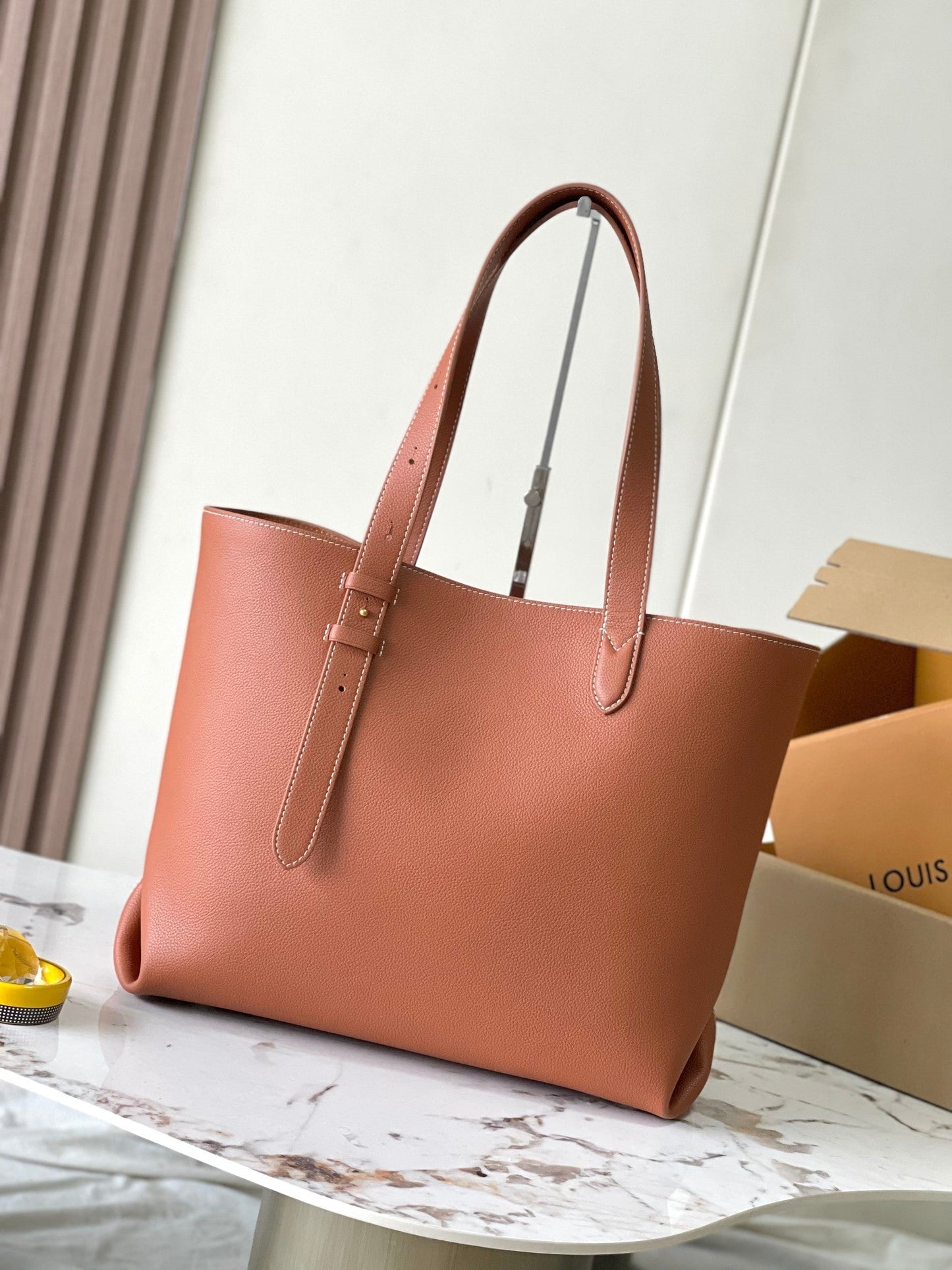 LOW KEY CABAS 47 IN SASSY SALMON GRAINED CALFSKIN GOLD BUCKLE