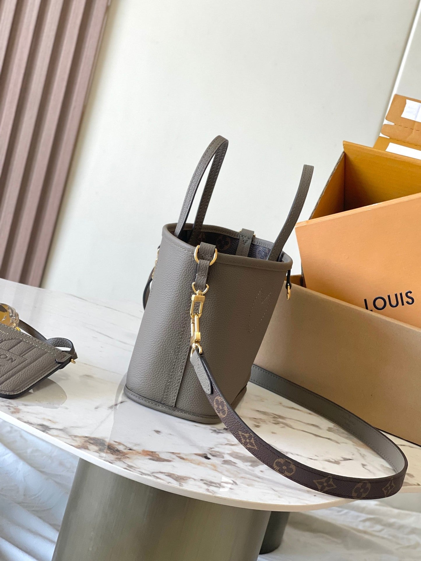 NEVERFULL BANDOULI¨¨RE INSIDE OUT BB 24 IN BROWN MONOGRAM CANVAS AND GRAY CALFSKIN