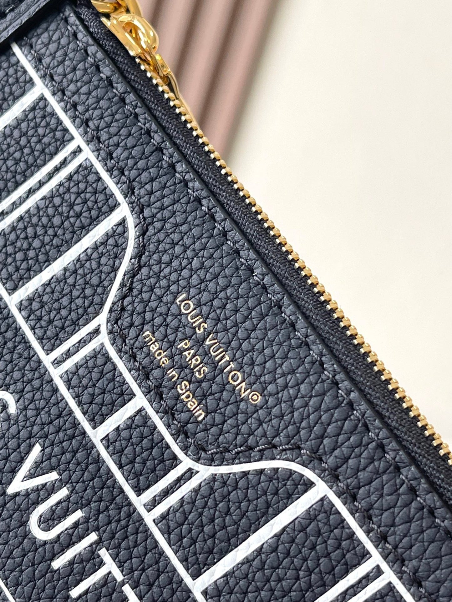 NEVERFULL BANDOULI¨¨RE INSIDE OUT BB 24 IN BROWN MONOGRAM CANVAS AND BLACK CALFSKIN