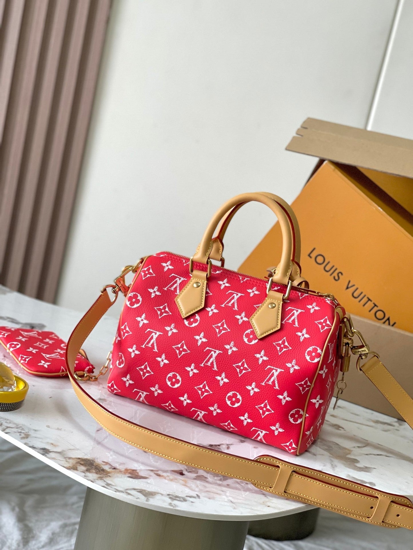 SPEEDY P9 BANDOULI¨¨RE 25 IN RED MONOGRAM CANVAS GOLD HARDWARE