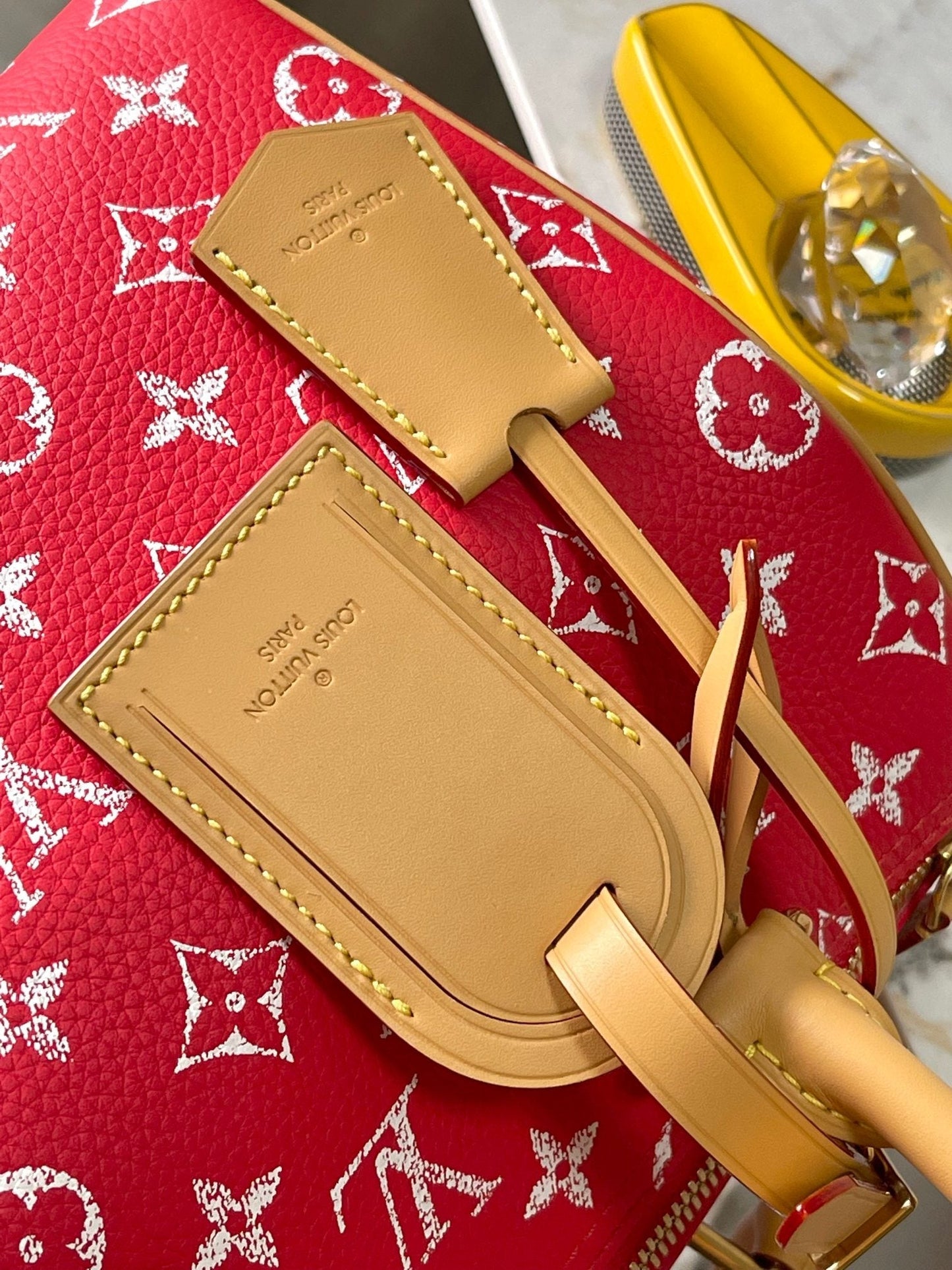 SPEEDY P9 BANDOULI¨¨RE 25 IN RED MONOGRAM CANVAS GOLD HARDWARE