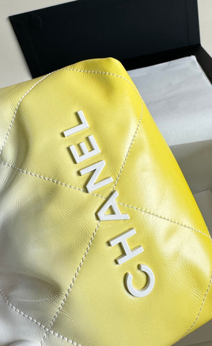 CC HOBO MINI 20CM YELLOW WHITE LAMBSKIN