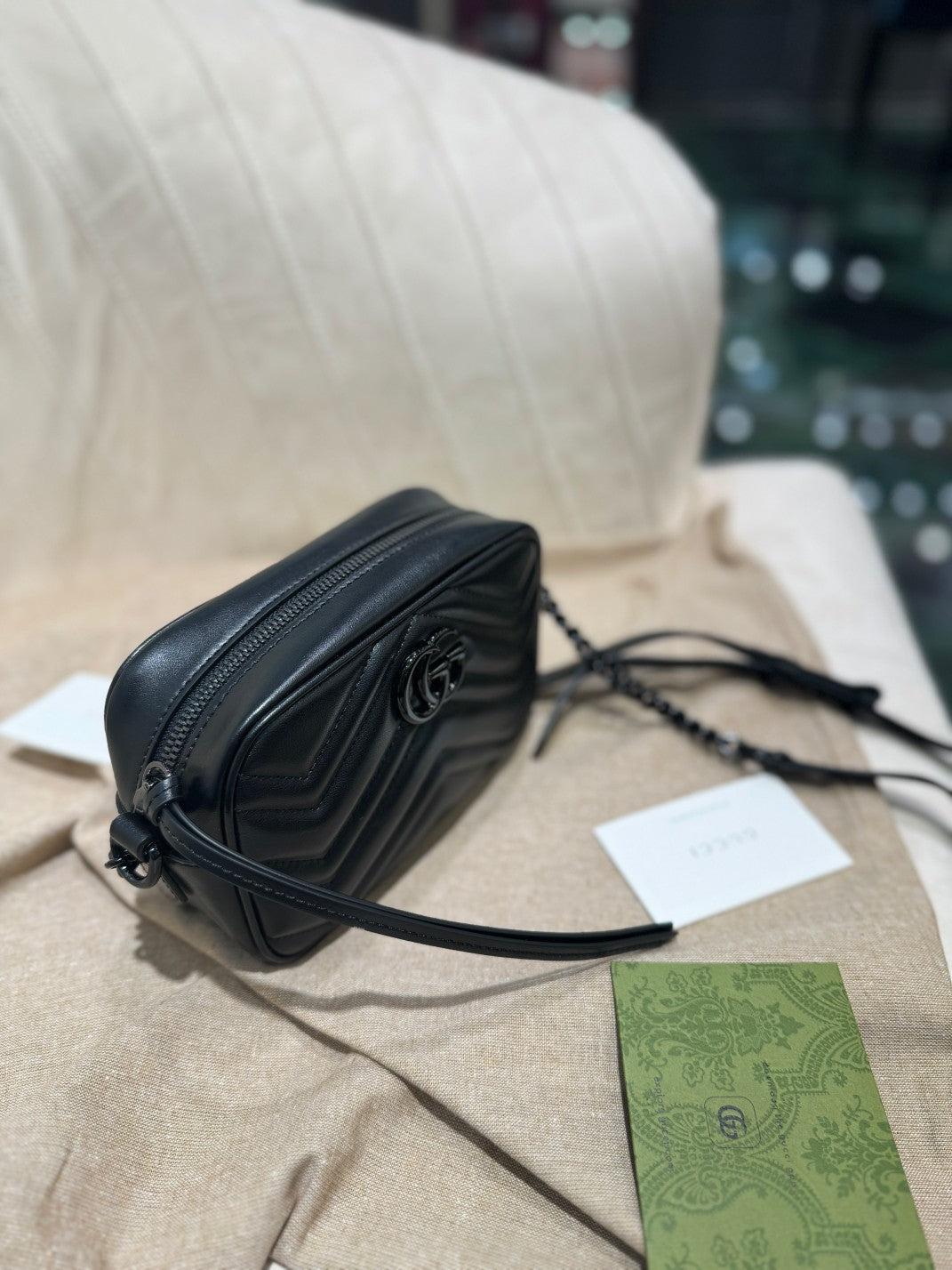 GG MINI 18 MARMONT MATELASS¨¦ SHOULDER BAG BLACK CALFSKIN