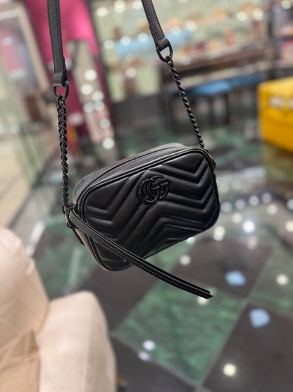 GG MINI 18 MARMONT MATELASS¨¦ SHOULDER BAG BLACK CALFSKIN