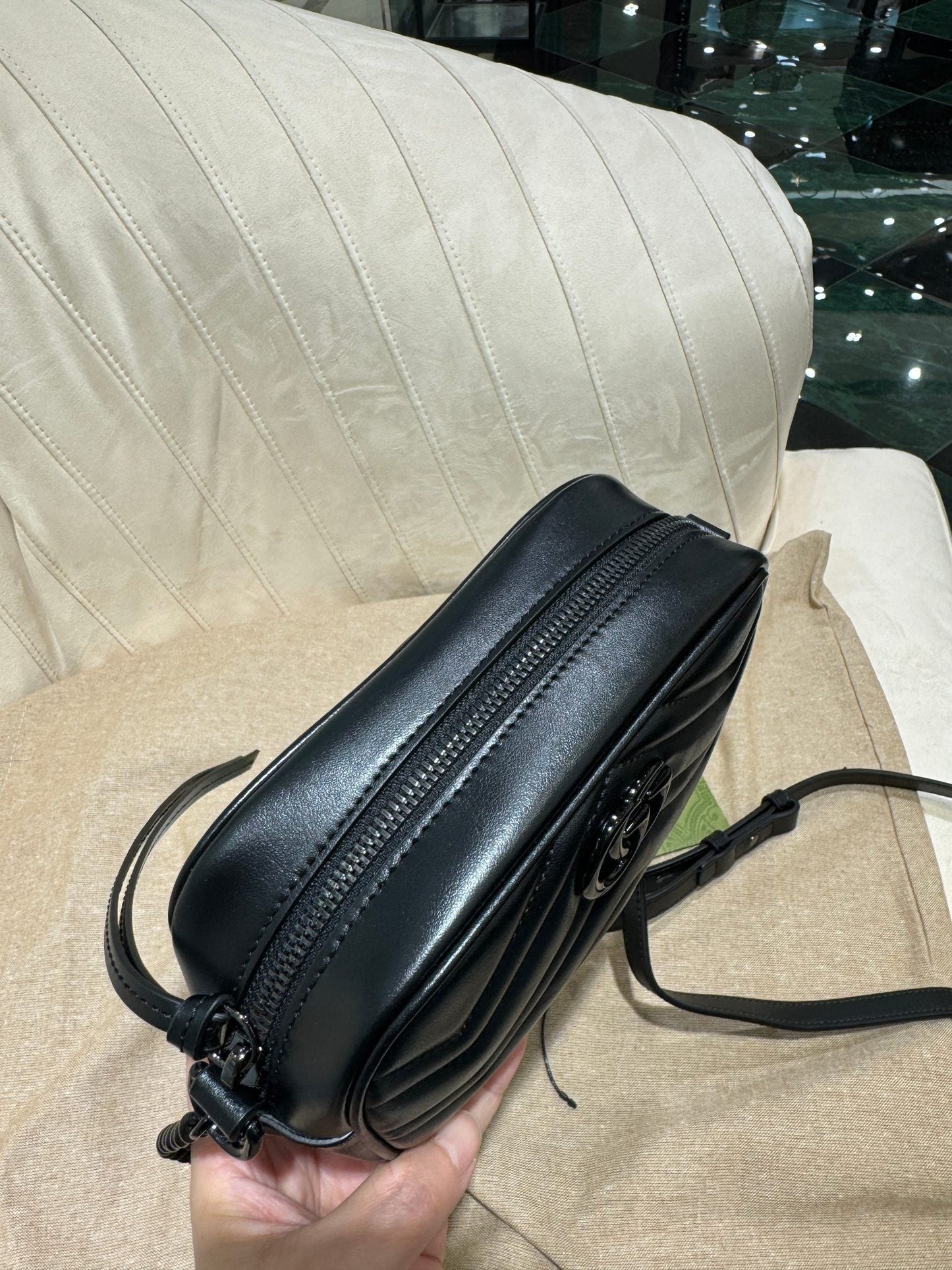 GG MINI 18 MARMONT MATELASS¨¦ SHOULDER BAG BLACK CALFSKIN