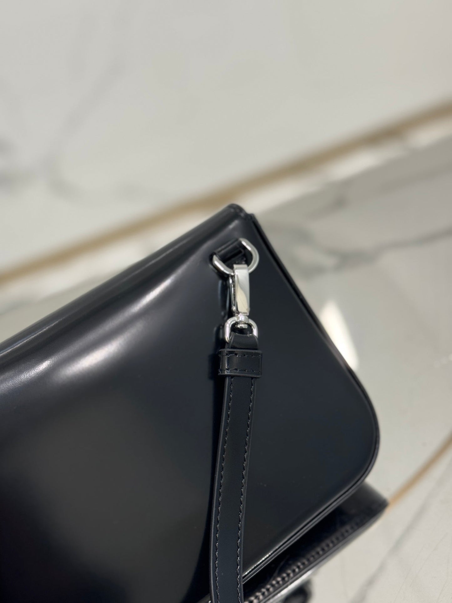 FLAP BAG 18 IN BLACK SHINY CALFSKIN