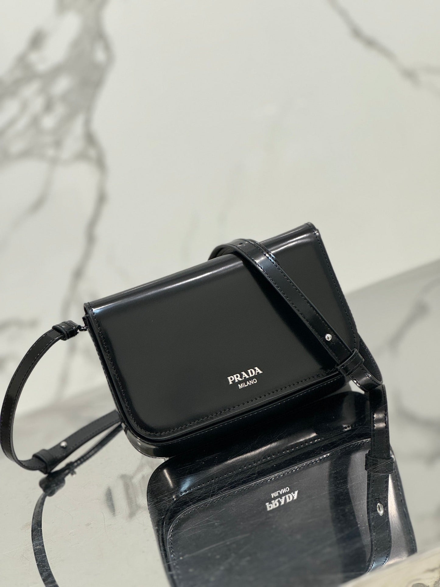 FLAP BAG 18 IN BLACK SHINY CALFSKIN