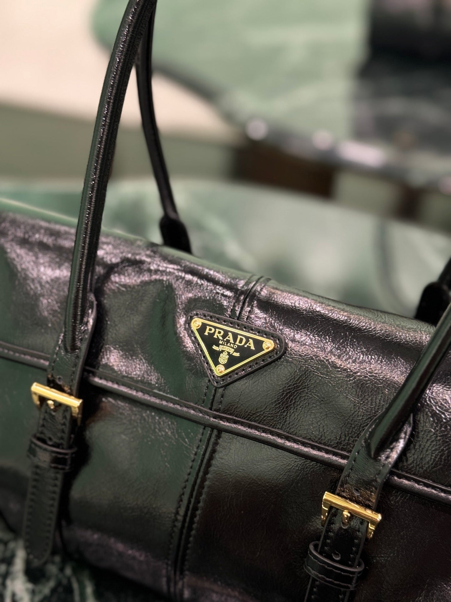 HANDBAG 31 IN BLACK OIL WAX LAMBSKIN