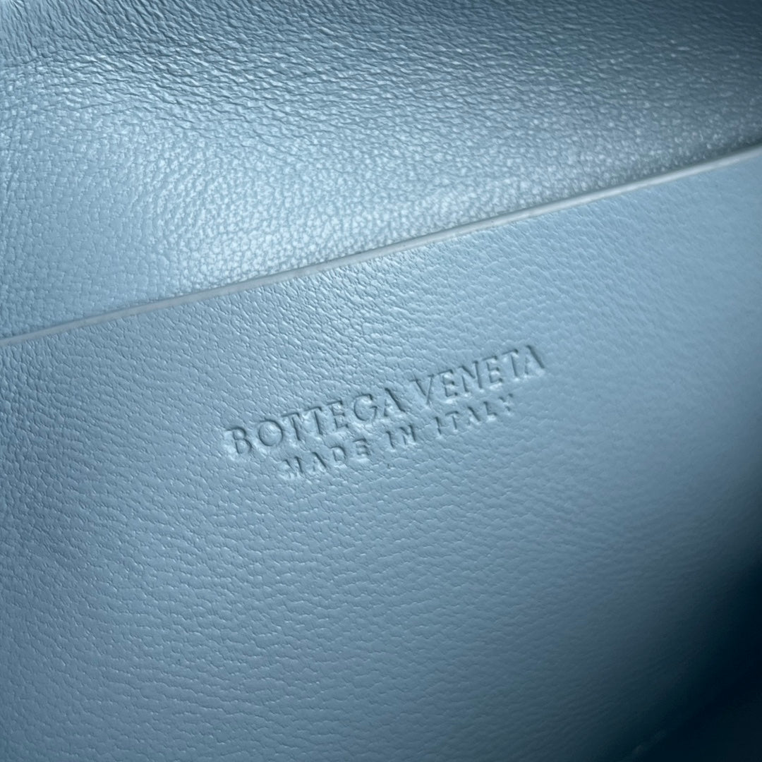 BV Concert Pouch 18.5cm Cloud Blue Lambskin