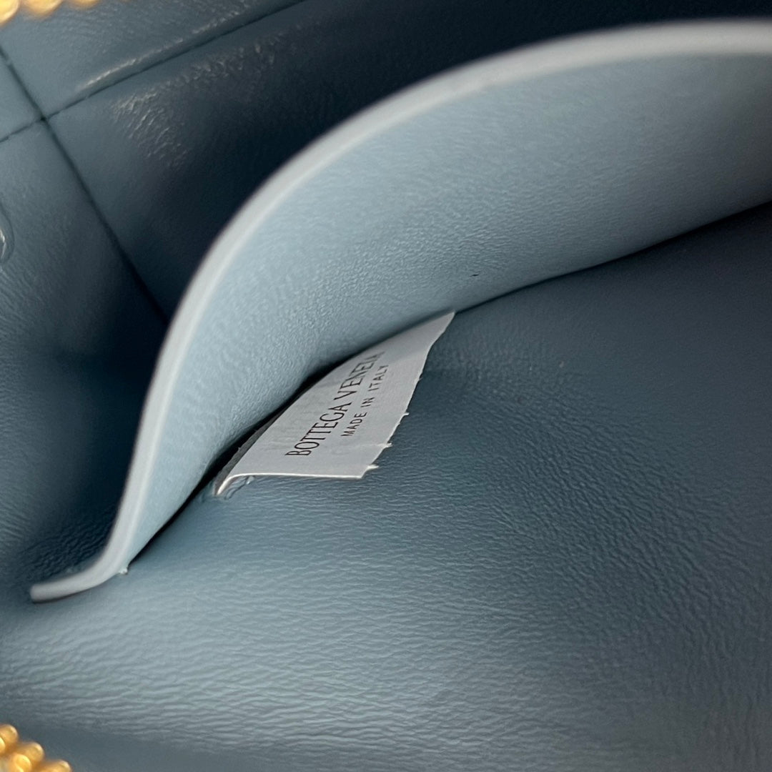 BV Concert Pouch 18.5cm Cloud Blue Lambskin