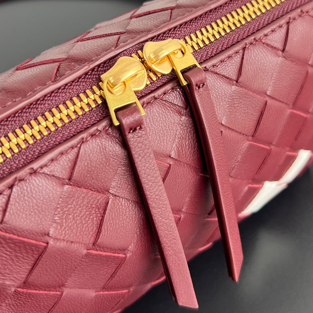 BV Concert Pouch 18.5cm Dark Red Lambskin