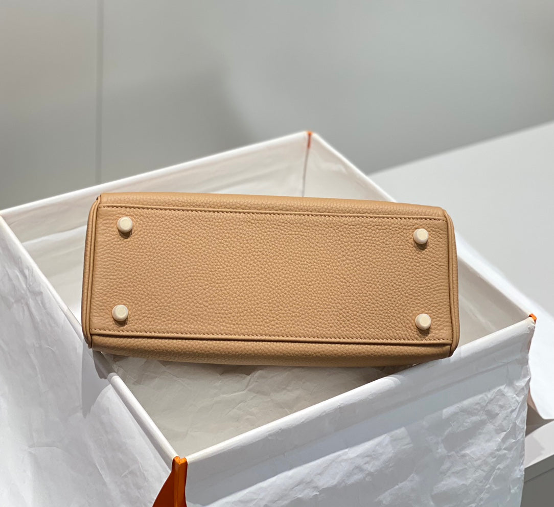 HM KELLY 28CM BEIGE TOGO GOLD HARDWARE