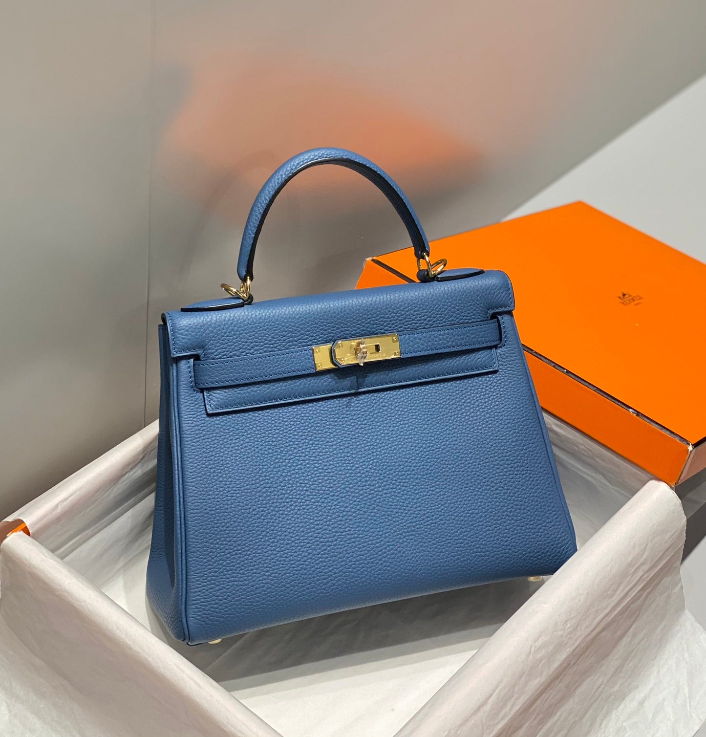 HM KELLY 28CM BLUE TOGO GOLD HARDWARE