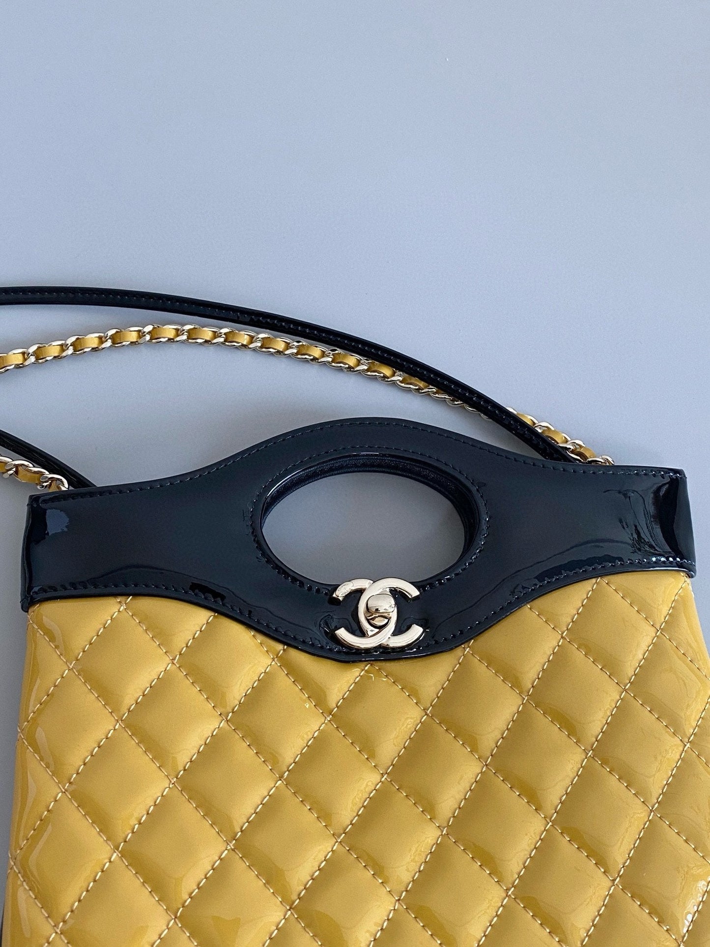 23a cc 31 mini shopping bag 23cm yellow black patent calfskin