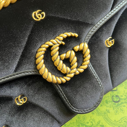 GG MARMONT MEDIUM 26 BAG IN BLACK VELVET