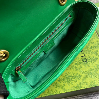 GG MARMONT MEDIUM 26 BAG IN COOL GREEN VELVET