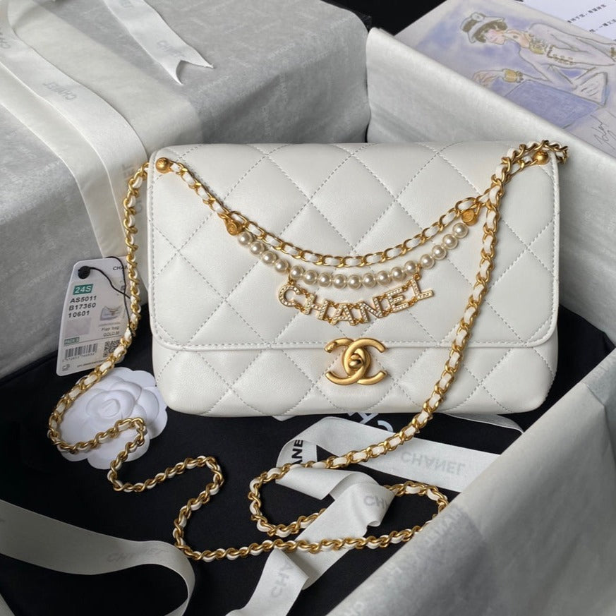 24a small flap bag 23cm white lambskin pearl and gold hardware