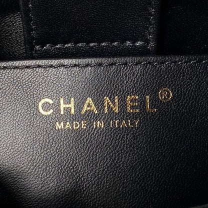 24p clutch with chain 19cm black lambskin