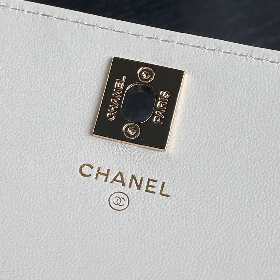 CC 24B Trendy Bag 18.5cm White Lambskin Gold Hardware