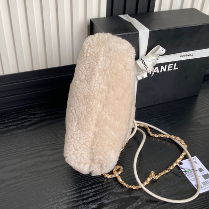 CC 24K Hobo 22 Bag 20cm Beige Wool Fur