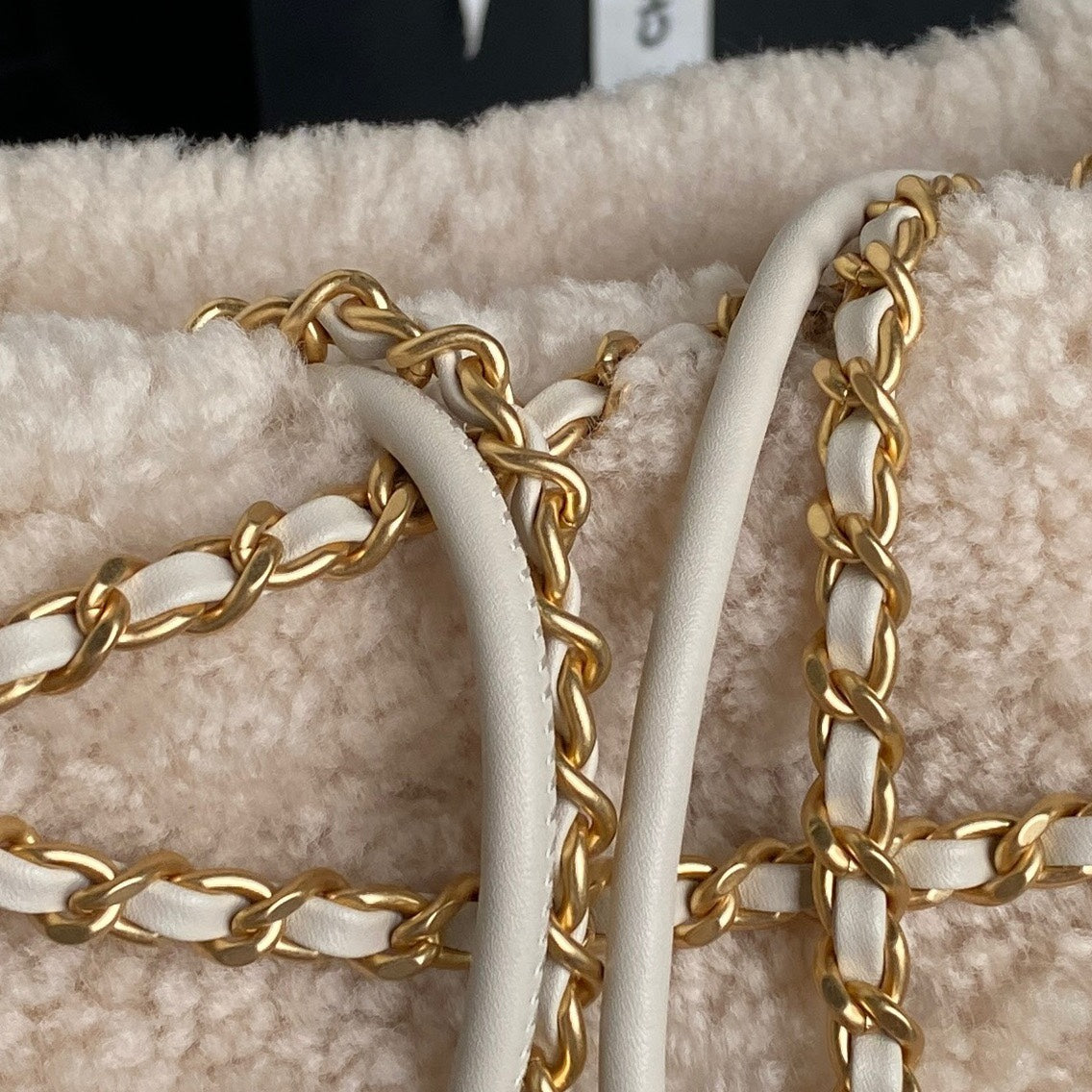 CC 24K Hobo 22 Bag 20cm Beige Wool Fur