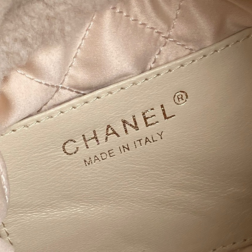 CC 24K Hobo 22 Bag 20cm Beige Wool Fur