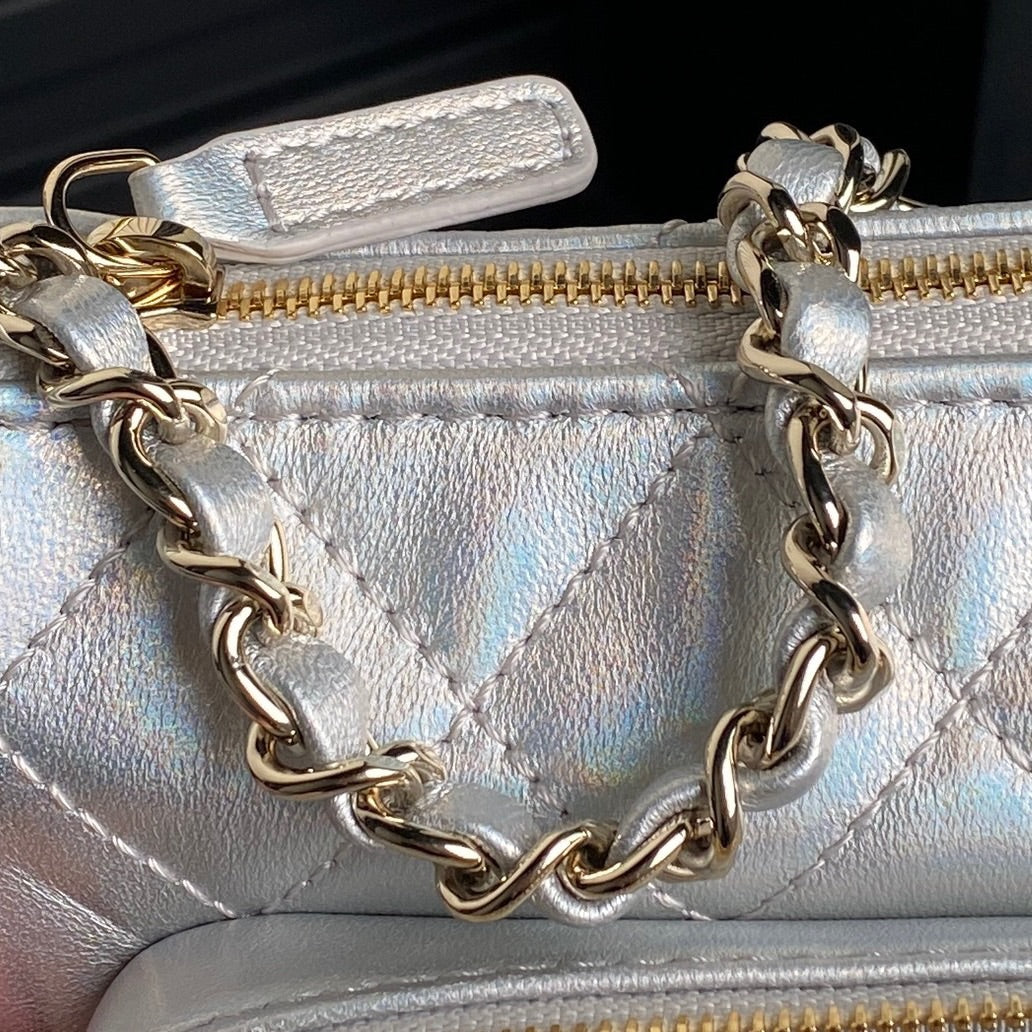 CC 25C Clutch With Strap 21cm Silver Metalic Calfskin